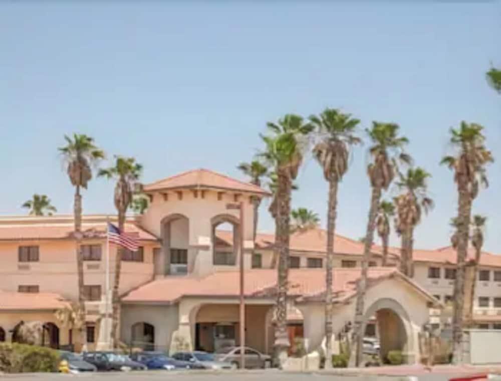 Ramada By Wyndham Barstow Otel Dış mekan fotoğraf