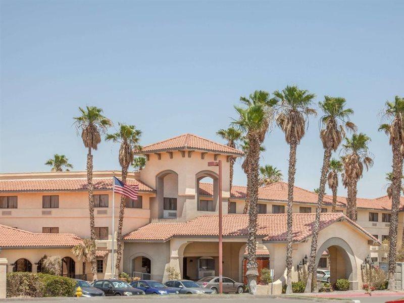 Ramada By Wyndham Barstow Otel Dış mekan fotoğraf