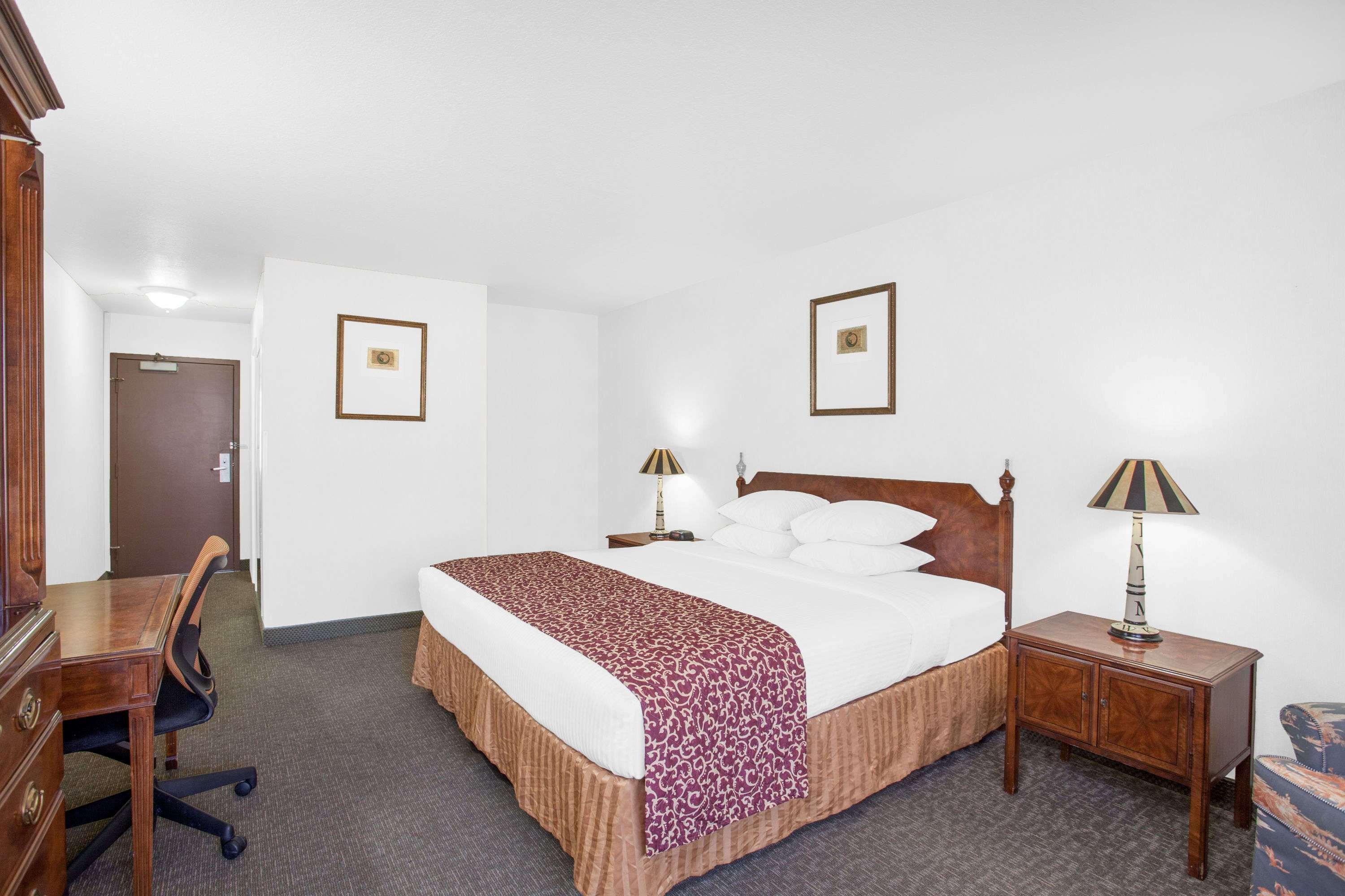 Ramada By Wyndham Barstow Otel Dış mekan fotoğraf