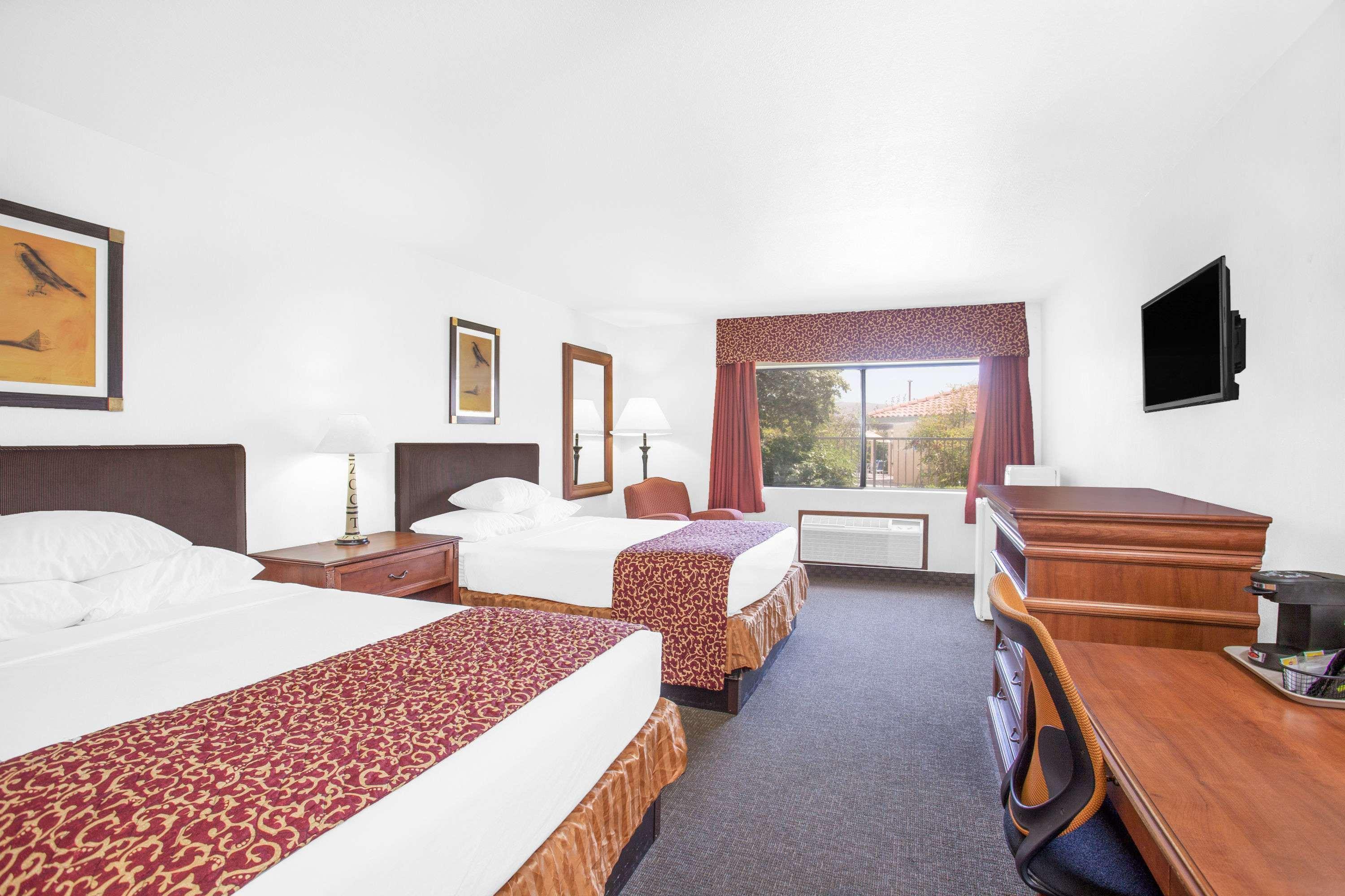 Ramada By Wyndham Barstow Otel Dış mekan fotoğraf